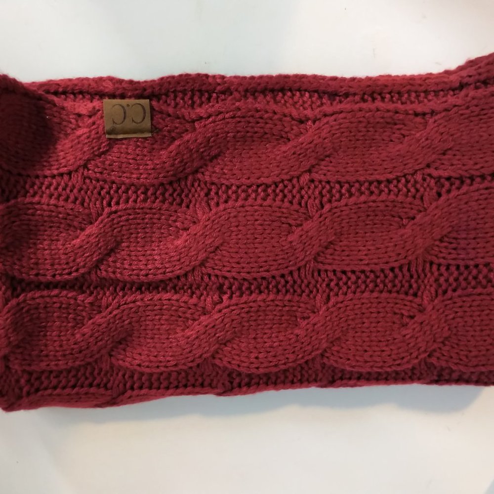 C.C. Infinity Cable Knit Scarf - Picture 4 of 4